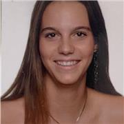 Estoy estudiando un grado de fisioterapia, he cursado la ESO y bachillerato social, podría dar clases de cualquier materia. Soy amable, me encanta escuchar y ayudar a la gente, me considero calmada y con paciencia.